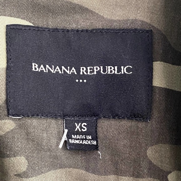 Banana Republic Women’s Camo Utility Jacket - Picture 6 of 8